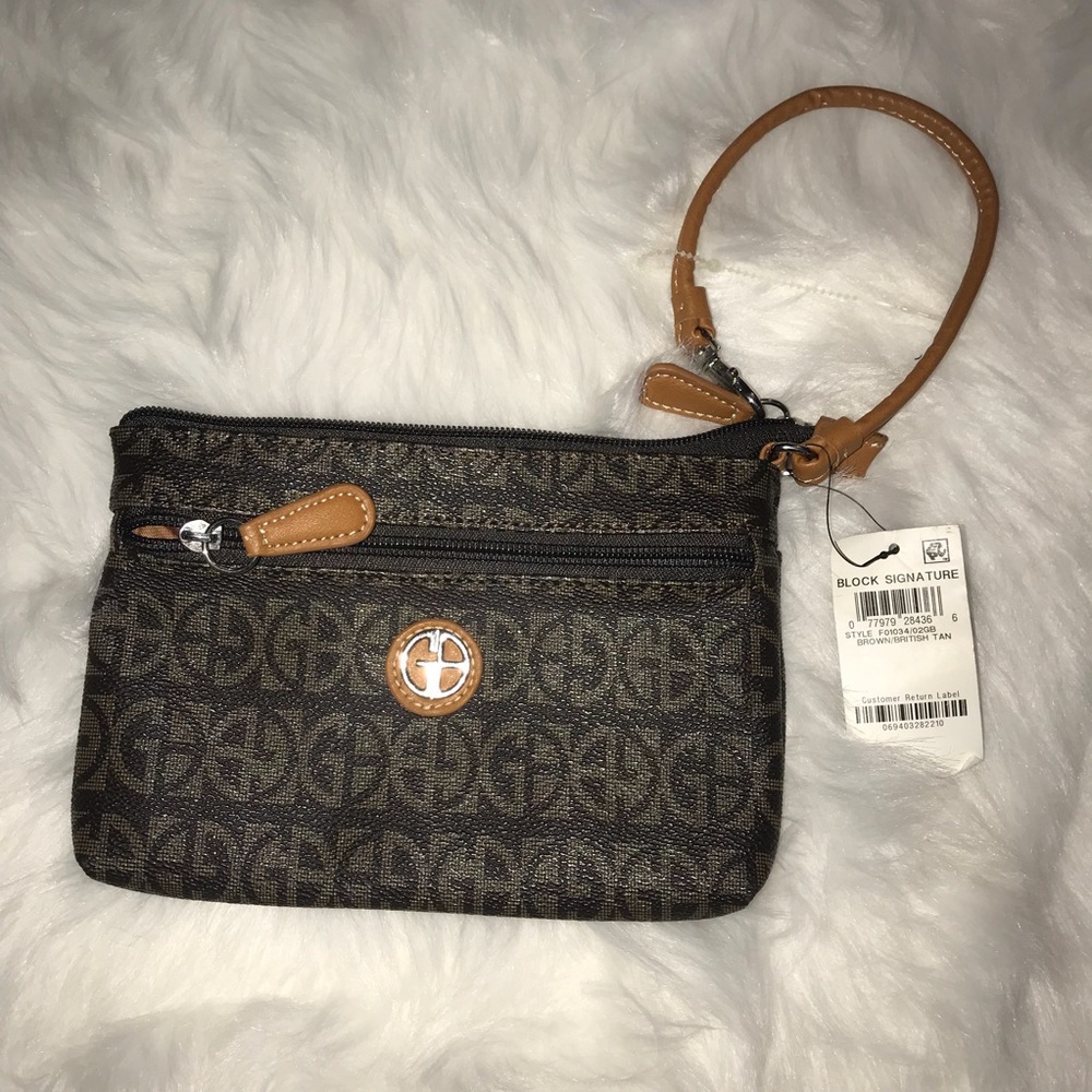 Giani Bernini Wristlet